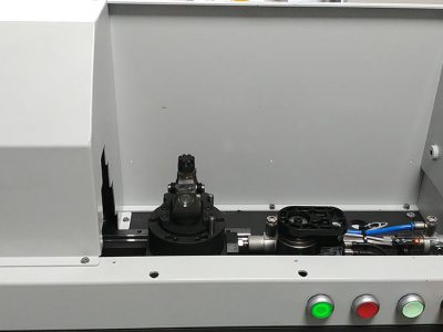 Egyedi készülékek, berendezések tervezése és gyártása - Automata magasságellenörző